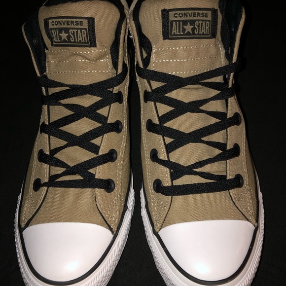 Converse shoes - Picture 2 of 2